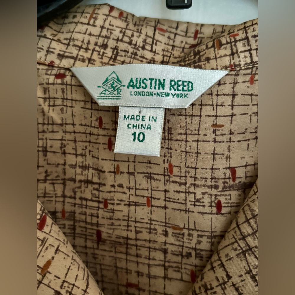 VTG Austin Reed Silk Button Down, Size 10 - Picture 8 of 8